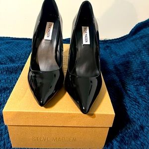 Patent leather Steve Madden Pumps (size 8.5)